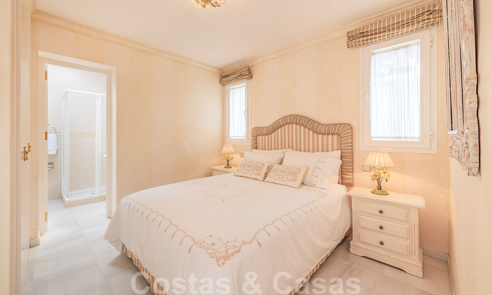 Charmant huis te koop, in een complex direct aan het strand, met prachtig zeezicht op de Golden Mile - Marbella 41660