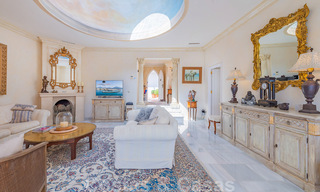 Charmant huis te koop, in een complex direct aan het strand, met prachtig zeezicht op de Golden Mile - Marbella 41670 