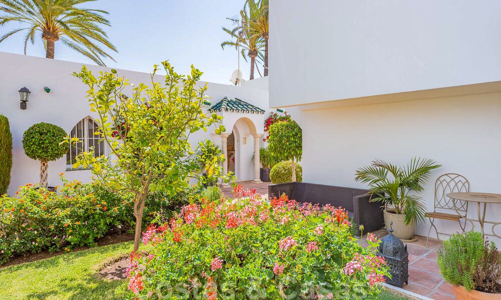 Charmant huis te koop, in een complex direct aan het strand, met prachtig zeezicht op de Golden Mile - Marbella 41677