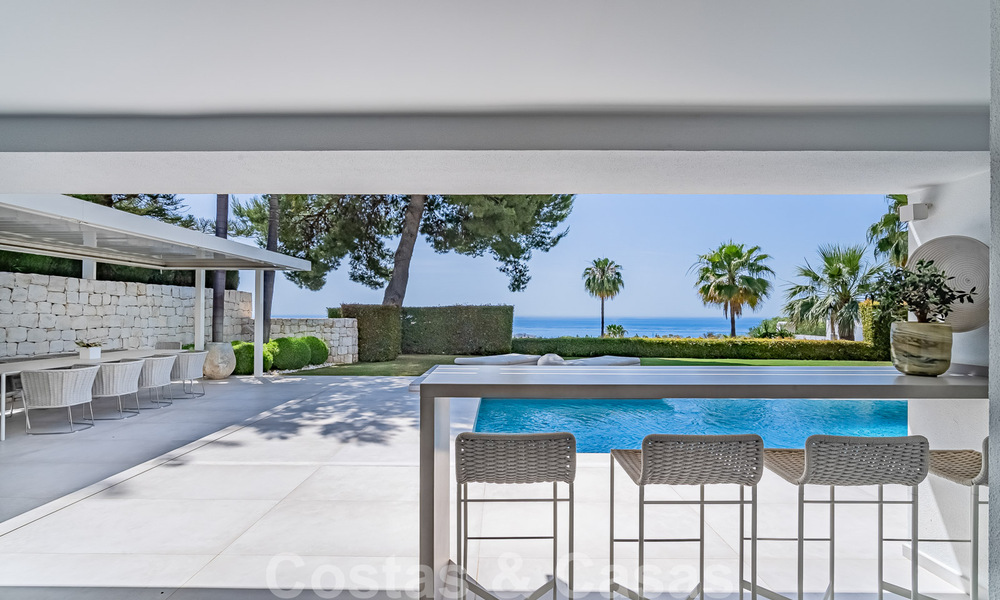 Prachtige villa te koop, gerenoveerd in een luxueuze, moderne stijl, op de Golden Mile - Marbella 41690