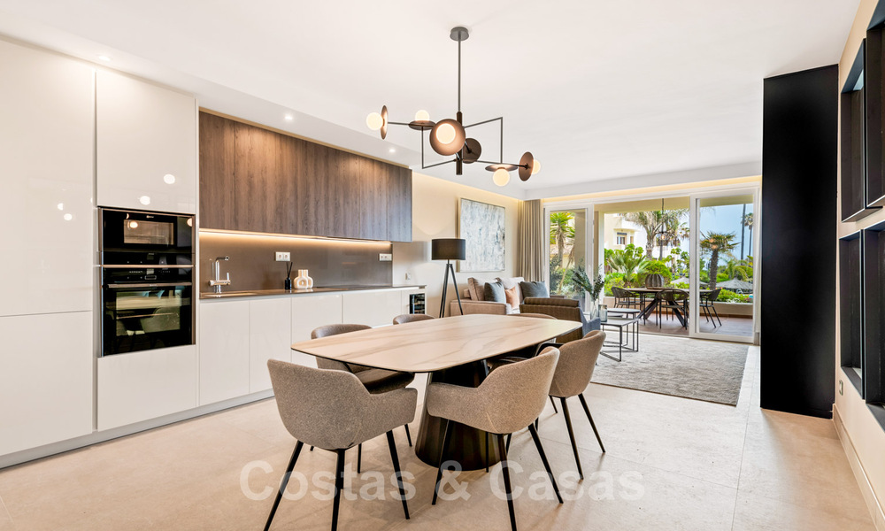 Instapklaar, luxe appartement te koop, in een beveiligd strandcomplex op de New Golden Mile tussen Marbella en Estepona 41885