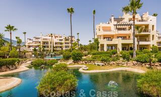 Instapklaar, luxe appartement te koop, in een beveiligd strandcomplex op de New Golden Mile tussen Marbella en Estepona 41907 