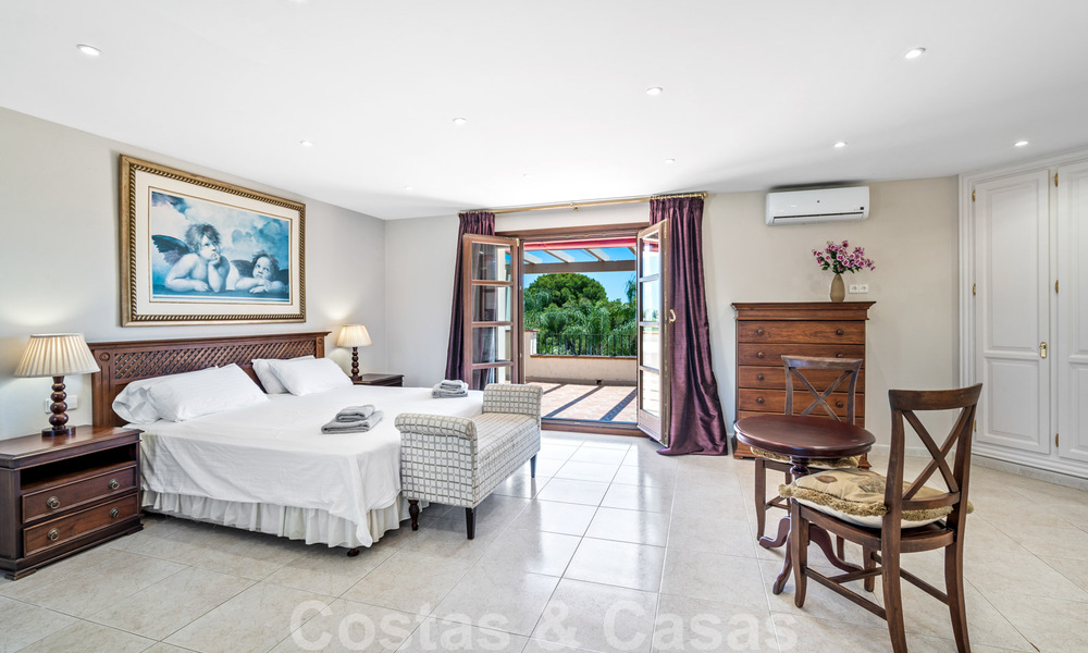 Traditionele, Spaanse luxevilla te koop in Benahavis - Marbella 41872