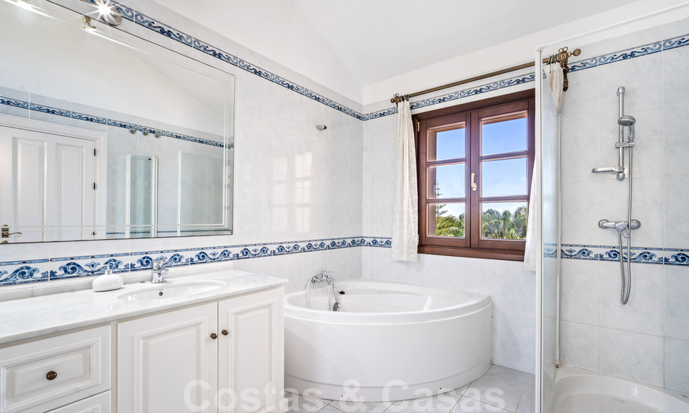 Traditionele, Spaanse luxevilla te koop in Benahavis - Marbella 41877