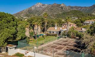 Investeringsobject. Charmante villa te koop op een groot perceel met zeezicht in rustige wijk dicht bij Marbella stad 41784 