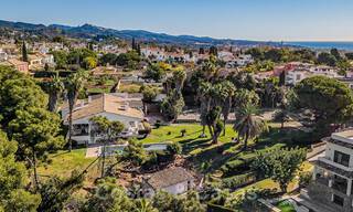 Investeringsobject. Charmante villa te koop op een groot perceel met zeezicht in rustige wijk dicht bij Marbella stad 41794 