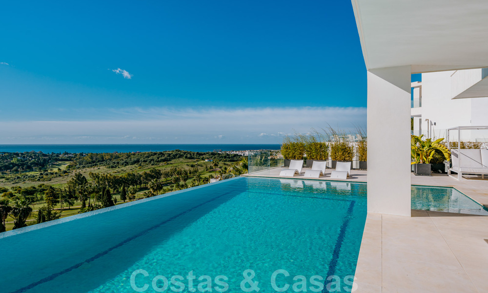 Moderne villa te koop met panoramisch zeezicht in Marbella - Benahavis 41922