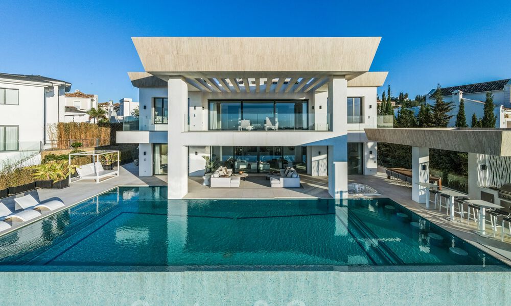 Moderne villa te koop met panoramisch zeezicht in Marbella - Benahavis 41930