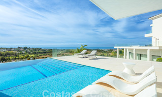 Moderne villa te koop met panoramisch zeezicht in Marbella - Benahavis 58751 