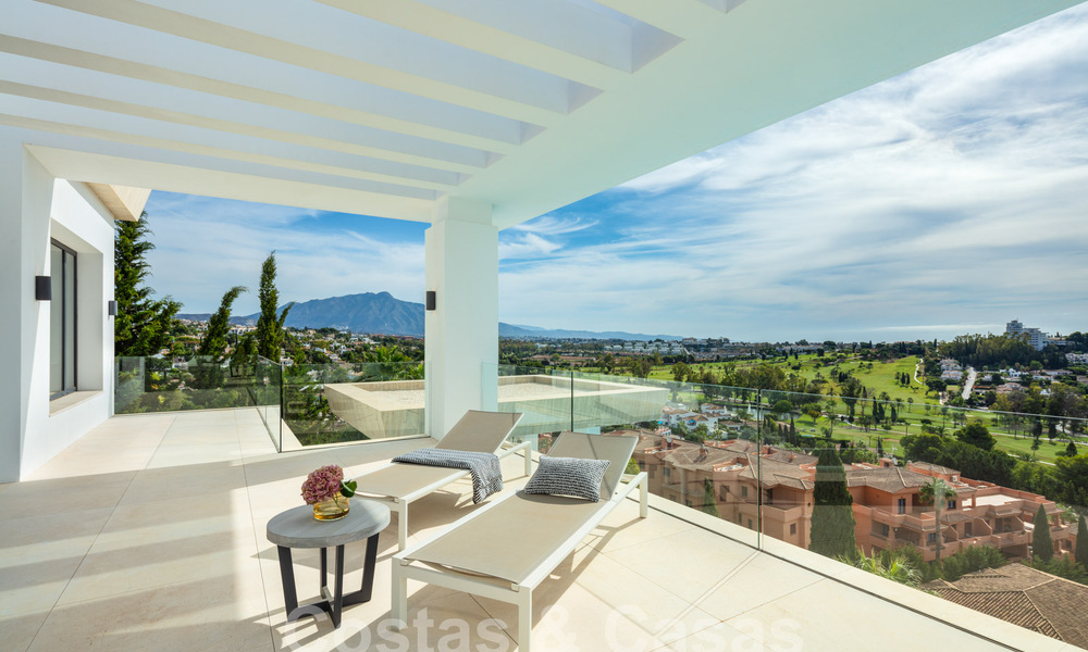 Moderne villa te koop met panoramisch zeezicht in Marbella - Benahavis 58755