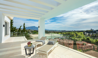 Moderne villa te koop met panoramisch zeezicht in Marbella - Benahavis 58755 