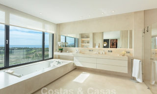 Moderne villa te koop met panoramisch zeezicht in Marbella - Benahavis 58756 