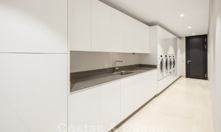 Moderne villa te koop met panoramisch zeezicht in Marbella - Benahavis 58769 