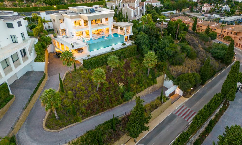 Moderne villa te koop met panoramisch zeezicht in Marbella - Benahavis 58778
