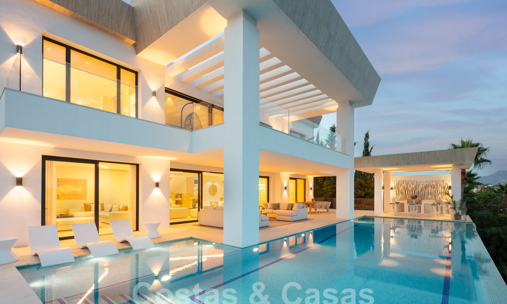 Moderne villa te koop met panoramisch zeezicht in Marbella - Benahavis 58781