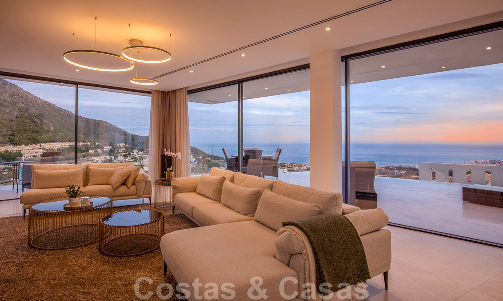 Architecturale, moderne luxevilla te koop in Mijas, Costa del Sol 41934