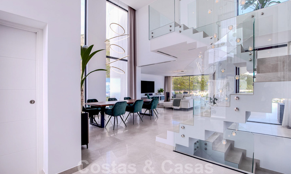 Architecturale, moderne luxevilla te koop in Mijas, Costa del Sol 41936