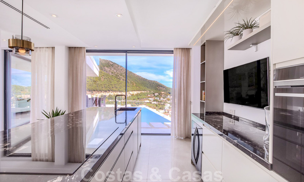 Architecturale, moderne luxevilla te koop in Mijas, Costa del Sol 41941