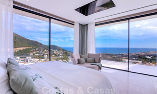 Architecturale, moderne luxevilla te koop in Mijas, Costa del Sol 41945 
