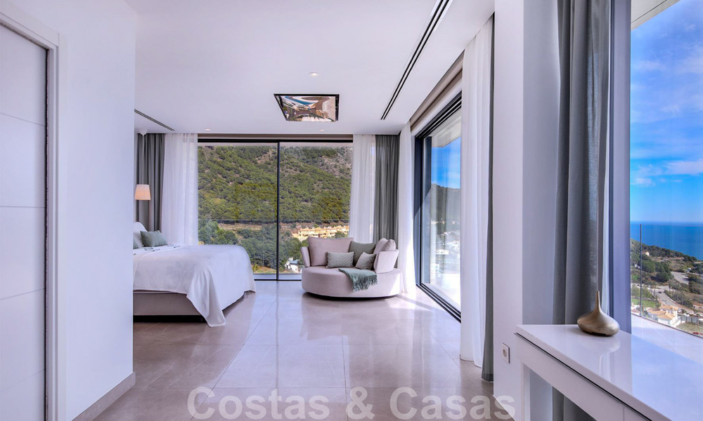 Architecturale, moderne luxevilla te koop in Mijas, Costa del Sol 41954