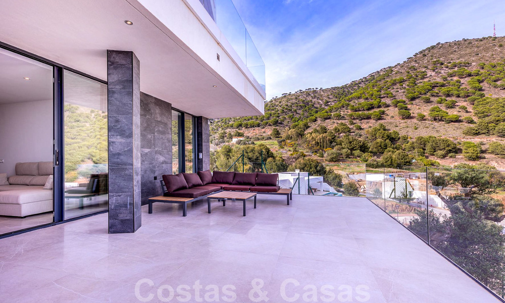 Architecturale, moderne luxevilla te koop in Mijas, Costa del Sol 41964