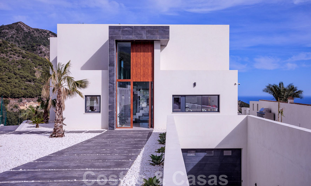 Architecturale, moderne luxevilla te koop in Mijas, Costa del Sol 41965