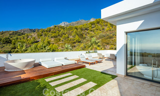 Nieuw op de markt! Eigentijdse, moderne luxevilla te koop in resort stijl met panoramisch zeezicht in Cascada de Camojan in Marbella 42095 