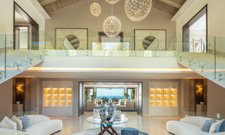 Eigentijdse, moderne luxevilla te koop in resort stijl met panoramisch zeezicht in Cascada de Camojan in Marbella 42098 