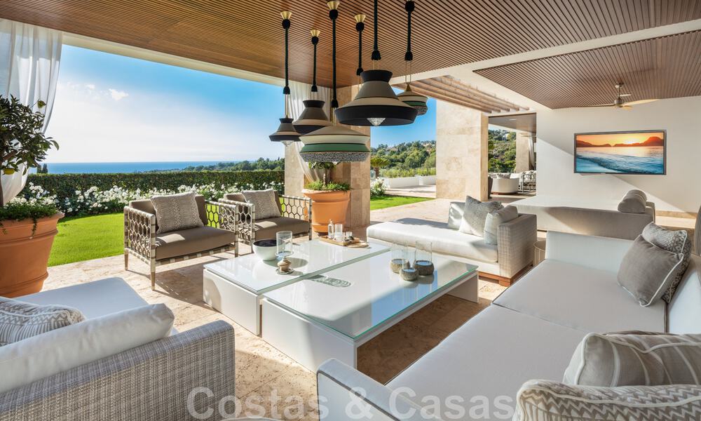 Nieuw op de markt! Eigentijdse, moderne luxevilla te koop in resort stijl met panoramisch zeezicht in Cascada de Camojan in Marbella 42103