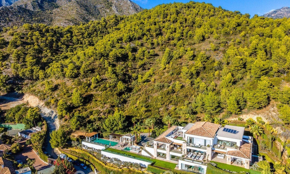 Nieuw op de markt! Eigentijdse, moderne luxevilla te koop in resort stijl met panoramisch zeezicht in Cascada de Camojan in Marbella 42108