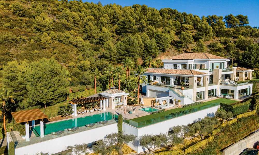 Nieuw op de markt! Eigentijdse, moderne luxevilla te koop in resort stijl met panoramisch zeezicht in Cascada de Camojan in Marbella 42109