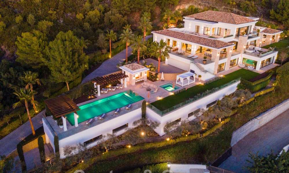 Nieuw op de markt! Eigentijdse, moderne luxevilla te koop in resort stijl met panoramisch zeezicht in Cascada de Camojan in Marbella 42121