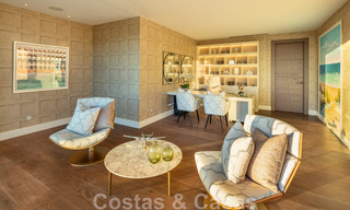 Nieuw op de markt! Eigentijdse, moderne luxevilla te koop in resort stijl met panoramisch zeezicht in Cascada de Camojan in Marbella 42129 