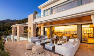Eigentijdse, moderne luxevilla te koop in resort stijl met panoramisch zeezicht in Cascada de Camojan in Marbella 42132 