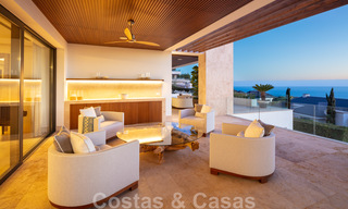 Nieuw op de markt! Eigentijdse, moderne luxevilla te koop in resort stijl met panoramisch zeezicht in Cascada de Camojan in Marbella 42133 