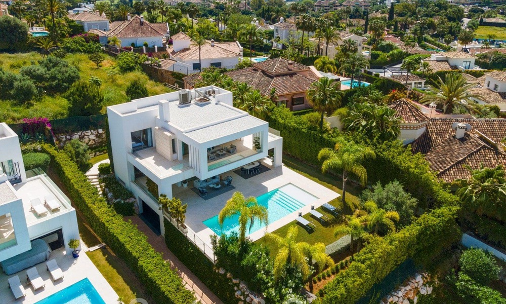 Designervilla te koop, in een exclusieve urbanisatie van Nueva Andalucia - Marbella 42148