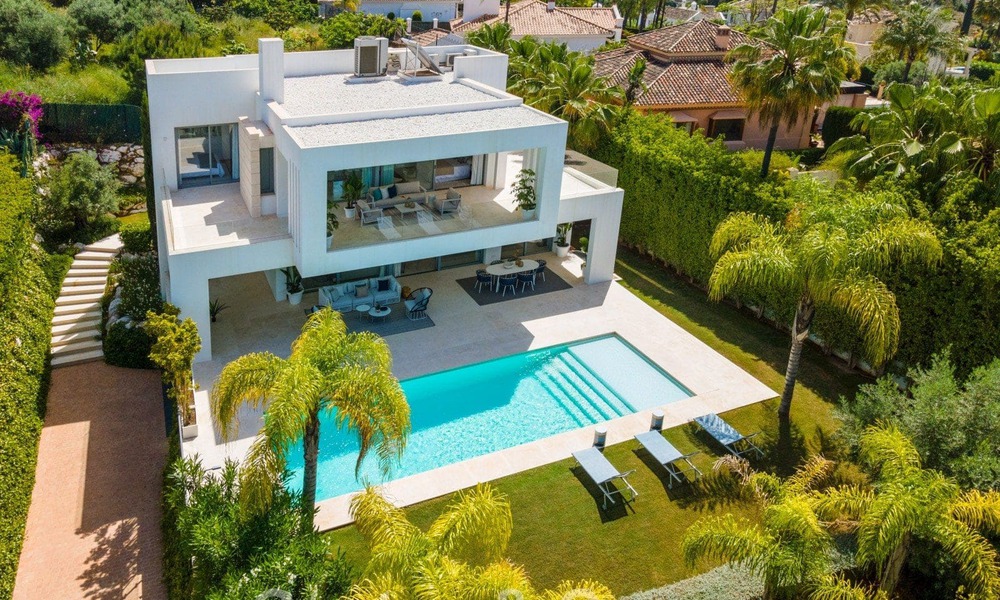 Designervilla te koop, in een exclusieve urbanisatie van Nueva Andalucia - Marbella 42149