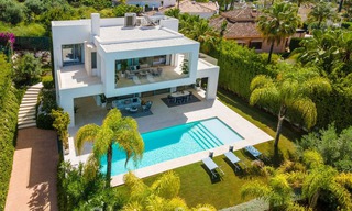 Designervilla te koop, in een exclusieve urbanisatie van Nueva Andalucia - Marbella 42149 