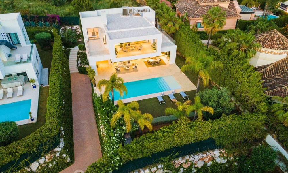 Designervilla te koop, in een exclusieve urbanisatie van Nueva Andalucia - Marbella 42168