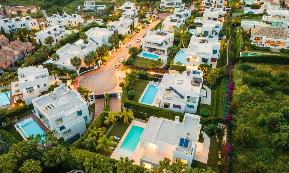 Designervilla te koop, in een exclusieve urbanisatie van Nueva Andalucia - Marbella 42169