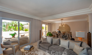Luxe penthouse te koop in prachtig eerstelijnsgolf resort in Nueva Andalucia, Marbella 42177 