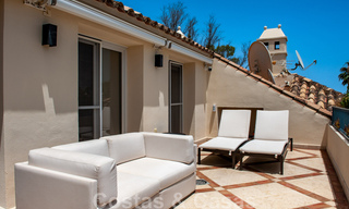 Luxe penthouse te koop in prachtig eerstelijnsgolf resort in Nueva Andalucia, Marbella 42186 