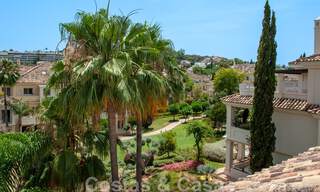 Luxe penthouse te koop in prachtig eerstelijnsgolf resort in Nueva Andalucia, Marbella 42187 