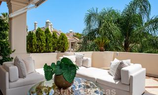 Luxe penthouse te koop in prachtig eerstelijnsgolf resort in Nueva Andalucia, Marbella 42190 