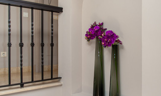 Luxe penthouse te koop in prachtig eerstelijnsgolf resort in Nueva Andalucia, Marbella 42198 