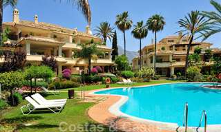 Luxe penthouse te koop in prachtig eerstelijnsgolf resort in Nueva Andalucia, Marbella 42287 