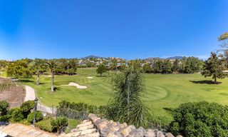 Luxe penthouse te koop in prachtig eerstelijnsgolf resort in Nueva Andalucia, Marbella 51687 