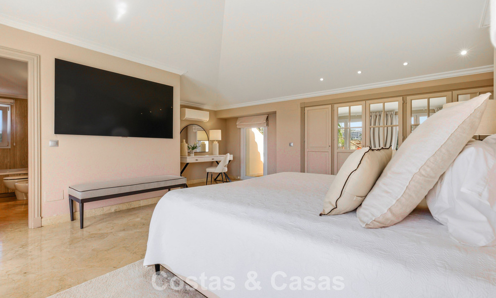 Luxe penthouse te koop in prachtig eerstelijnsgolf resort in Nueva Andalucia, Marbella 796973