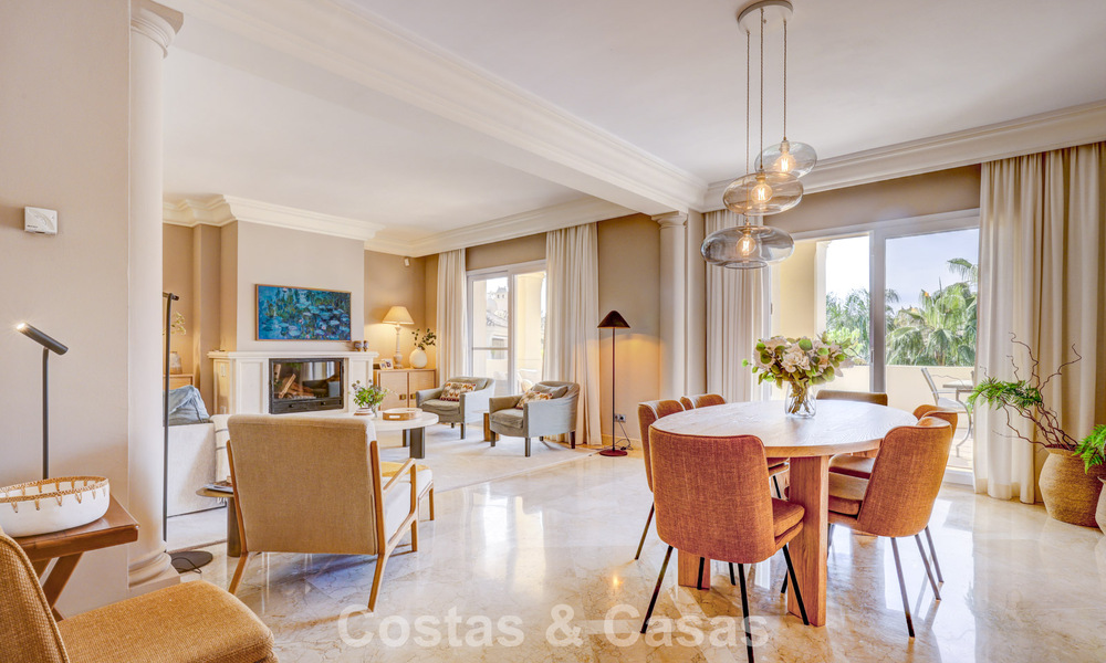 Luxe penthouse te koop in prachtig eerstelijnsgolf resort in Nueva Andalucia, Marbella 796975