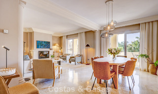 Luxe penthouse te koop in prachtig eerstelijnsgolf resort in Nueva Andalucia, Marbella 796975 